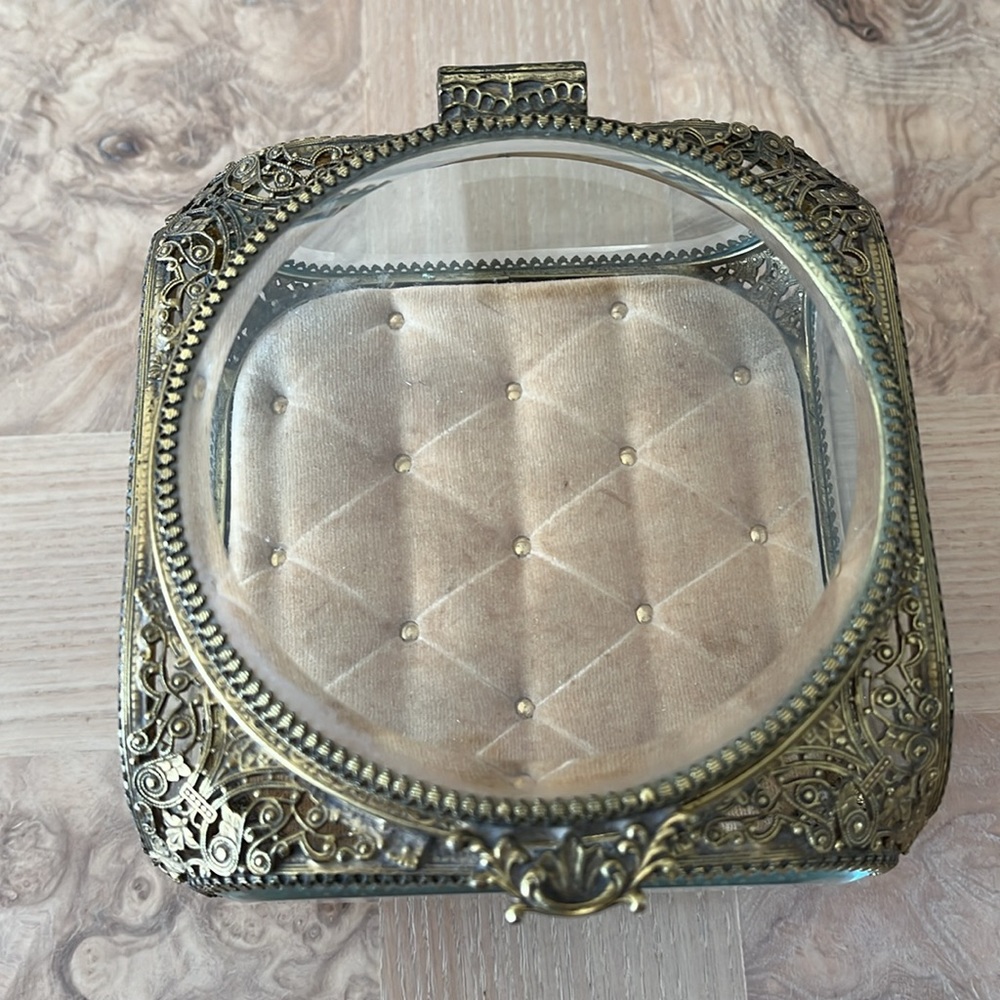 Vintage Antique Jewellery Box Brass and bevelled Glass Velvet bottom Inside - Picture 3 of 7